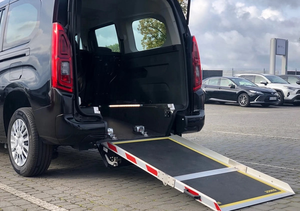 Toyota Proace City Verso cena 212232 przebieg: 1, rok produkcji 2024 z Kazimierza Wielka małe 154